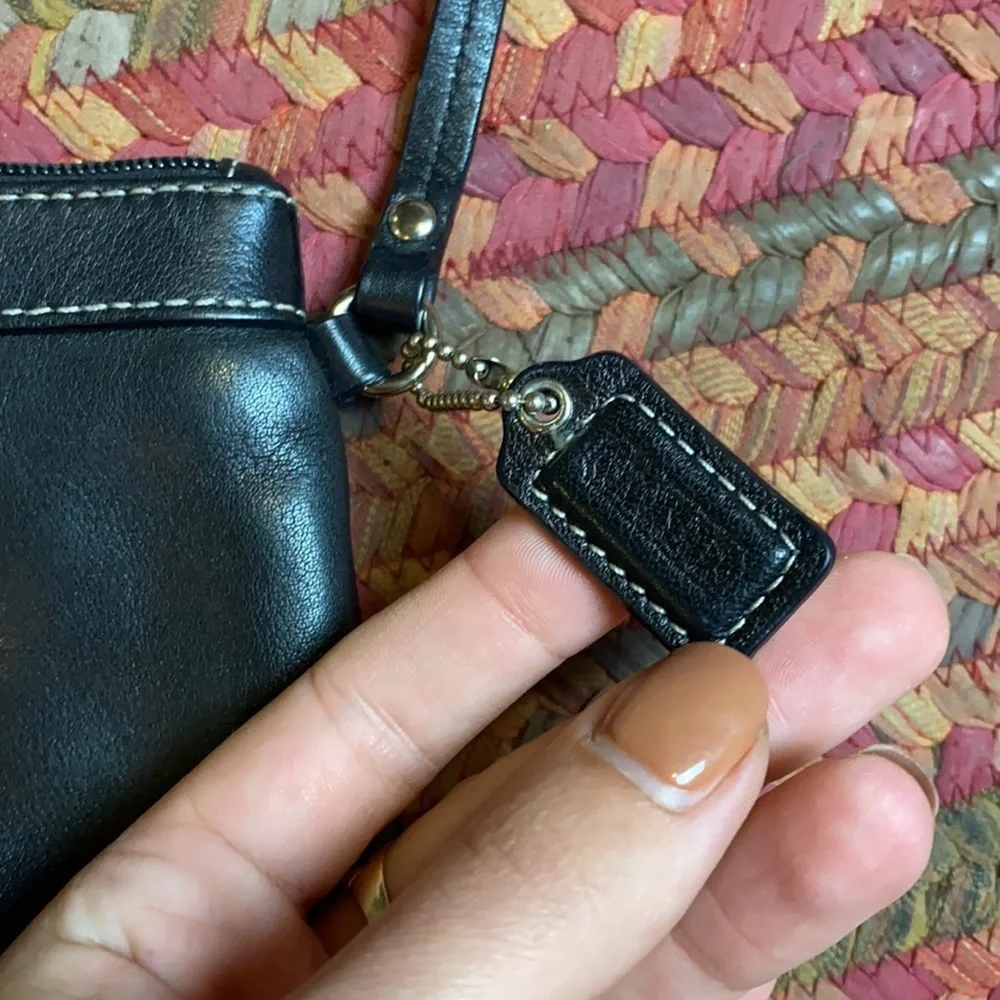 COACH BLACK LEATHER zipper WRISTLET POUCH RETRO Y2K VTG